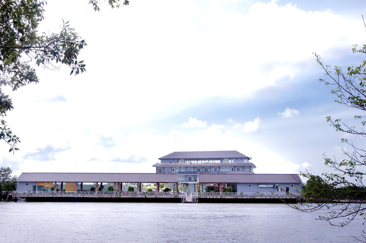 Ozon Hotel Nam Can Exterior photo